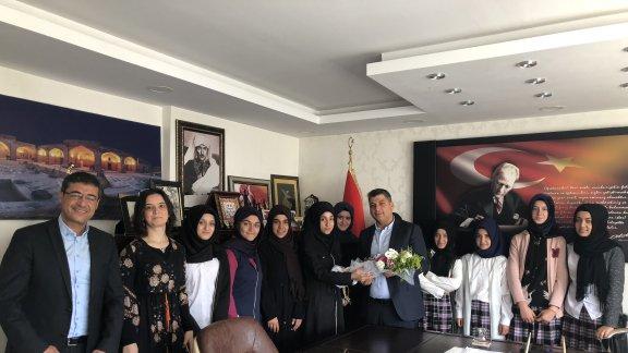 Çınar Kız Anadolu İmam Hatip Lisesi eTwinning Proje Tanıtım Faaliyeti Kapsamında İlçe Milli Eğitim Müdürümüzü Ziyaret Etti