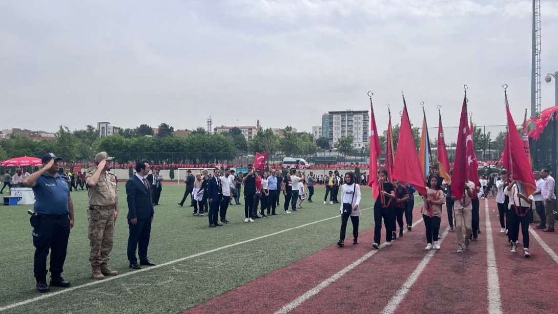 19 MAYIS ATATÜRK'Ü ANMA,GENÇLİK VE SPOR BAYRAMI ÖĞRENCİLERİMİZİN HAZIRLADIĞI ETKİNLİKLERLE İLÇEMİZDE COŞKUYLA KUTLANDI.