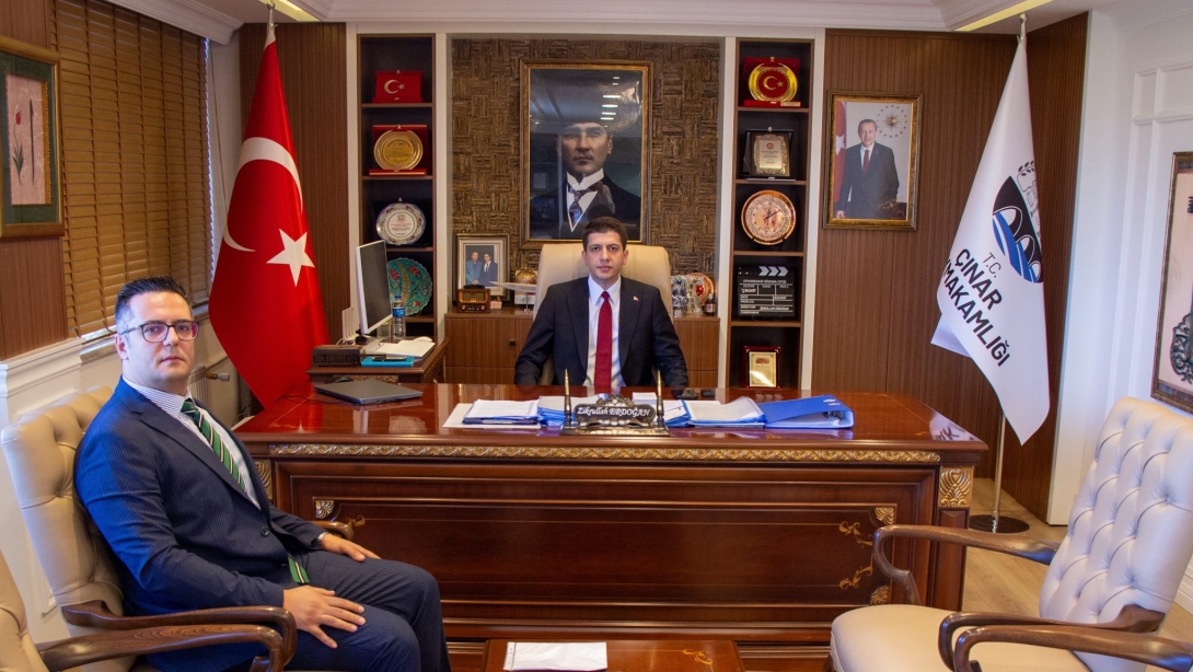 Çınar İlçe Milli Eğitim Müdürlüğümüz  Yusuf GÜZEL, Kaymakamımız Sayın Zikrullah ERDOĞAN'ı makamında ziyaret etti.
