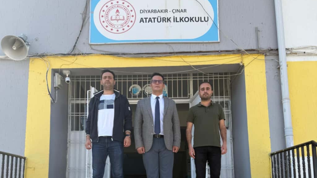 Çınar İlçe Milli Eğitim Müdürümüz Yusuf Güzel Atatürk İlkokulu'nu ziyaret ederek öğretmen ve öğrencilerimizle biraraya geldi.